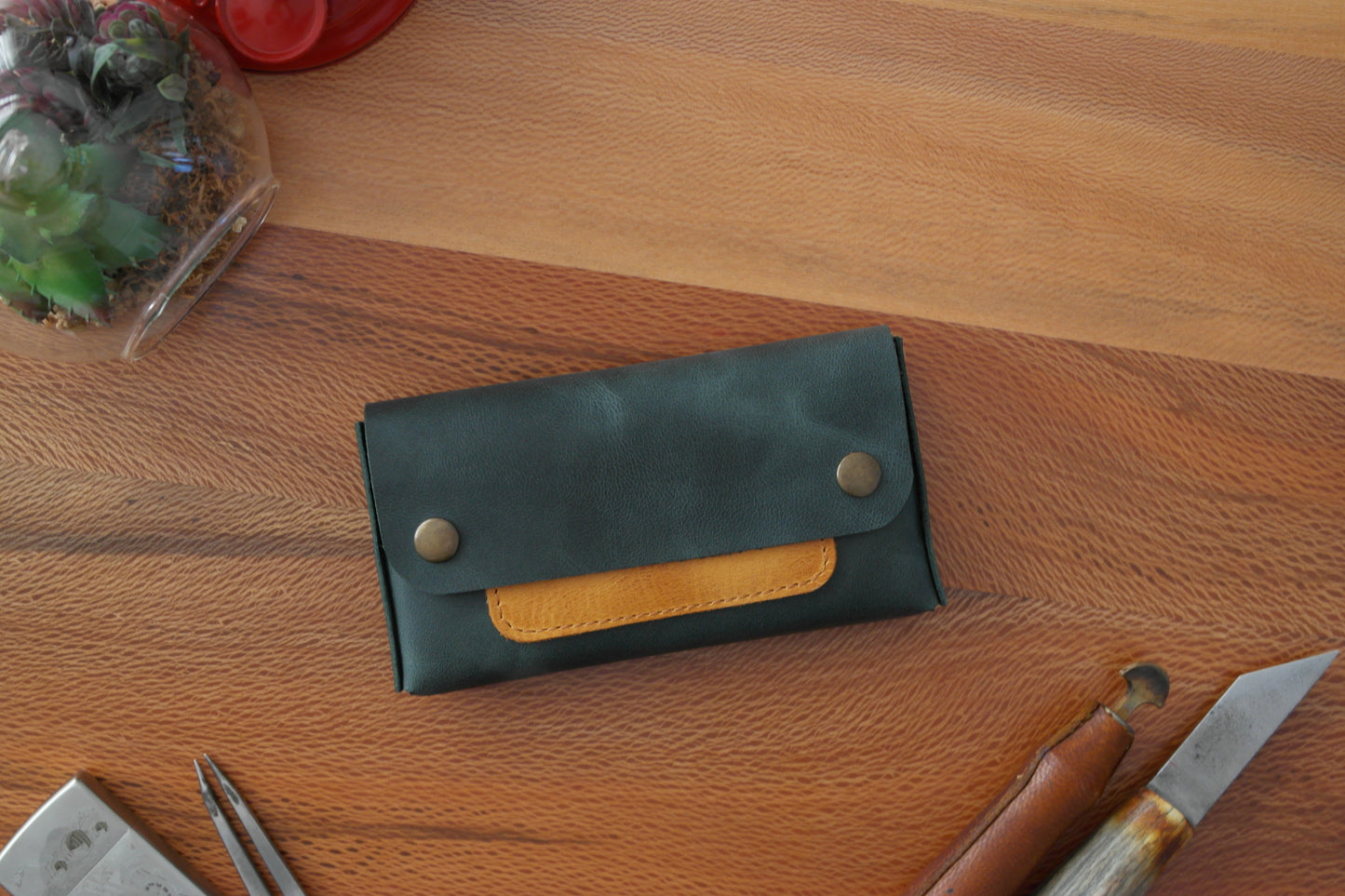 tütün kesesi, tütün çantası, camel renk, el yapımı, gerçek deri, %100 Hakiki Deri, El dikişi, gerçek dana derisi, minimalist tasarım, vintage, kişiye özel hediye, kişiselleştirme seçeneği