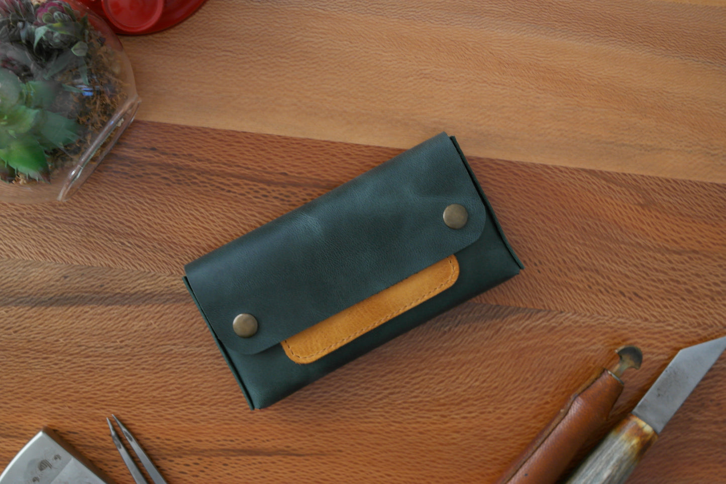 tütün kesesi, tütün çantası, camel renk, el yapımı, gerçek deri, %100 Hakiki Deri, El dikişi, gerçek dana derisi, minimalist tasarım, vintage, kişiye özel hediye, kişiselleştirme seçeneği