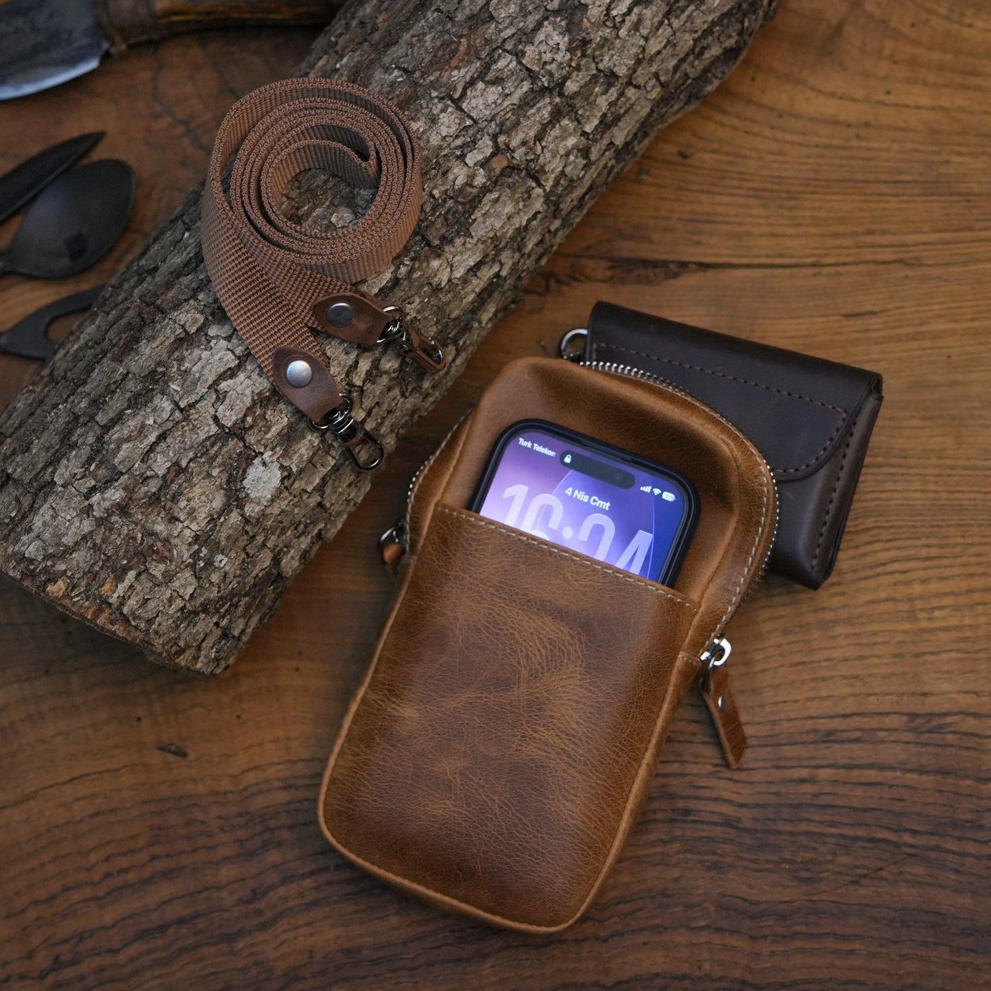 Minimalist deri telefon kılıfı çanta