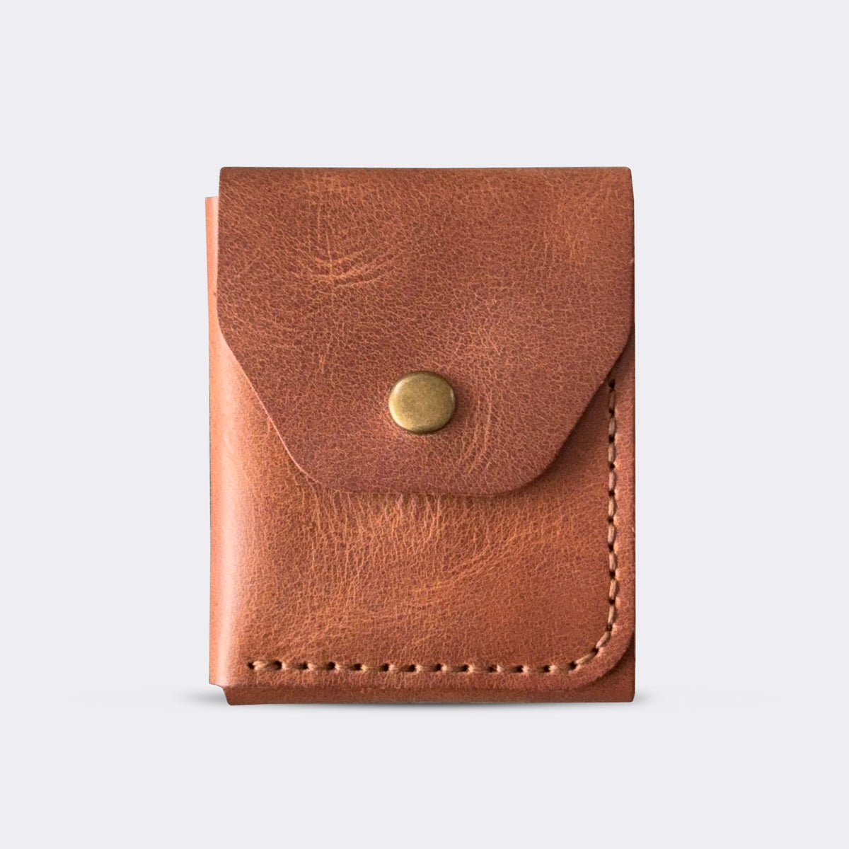 Hakiki dana derisinden tamamen el dikişiyle üretilen BoltLeather SLIDE cüzdanı keşfedin. 30–40 banknot kapasitesi ve 2 ayrı kart cebiyle günlük kullanım için ideal.